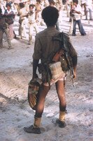 terres des hommes zu Gast bei Erlesenes & Büchergilde: Mein Leben als Kindersoldat in Uganda – Gespräch mit Innocent Opwonya