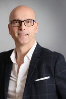 Alwin Dombetzki liest aus seinem neuen Action-Thriller "SCHÄDEL-KOMPOTT - Ray Cullans dritter Fall in Schleswig"