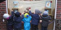 Die Maxis der Rasselbande schmücken uns ein Winterfenster!