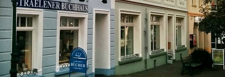 Bild der Buchhandlung von außen.
