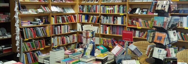 Bücher sind unsere Leidenschaft.
Stöbern Sie gerne bei uns im Geschäft oder im Onlineshop