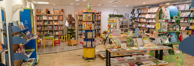 Blick in den hinteren Bereich der Buchhandlung