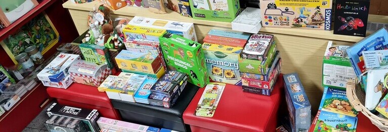 ...mit einem Spiel? Ob Memos, Puzzels oder Quiz- und Wissensspiele: Für jedes Alter ist etwas dabei, - und das nicht nur für Kinder.