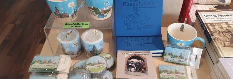 Kennen Sie schon unsere Rüsselsheim-Mitbringsel?
Als Geschenk oder für die eigene Sammlung eine tolle Idee!
Die Preise dazu finden Sie weiter unten.